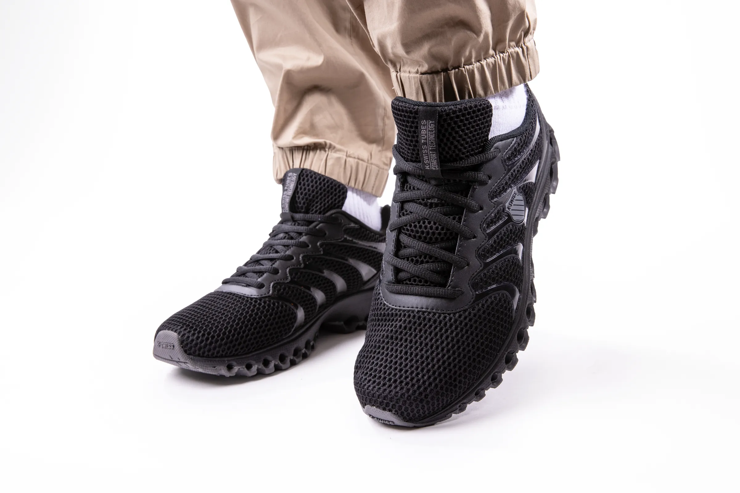 07112-011-XW | TUBES 200 | BLACK/CHARCOAL