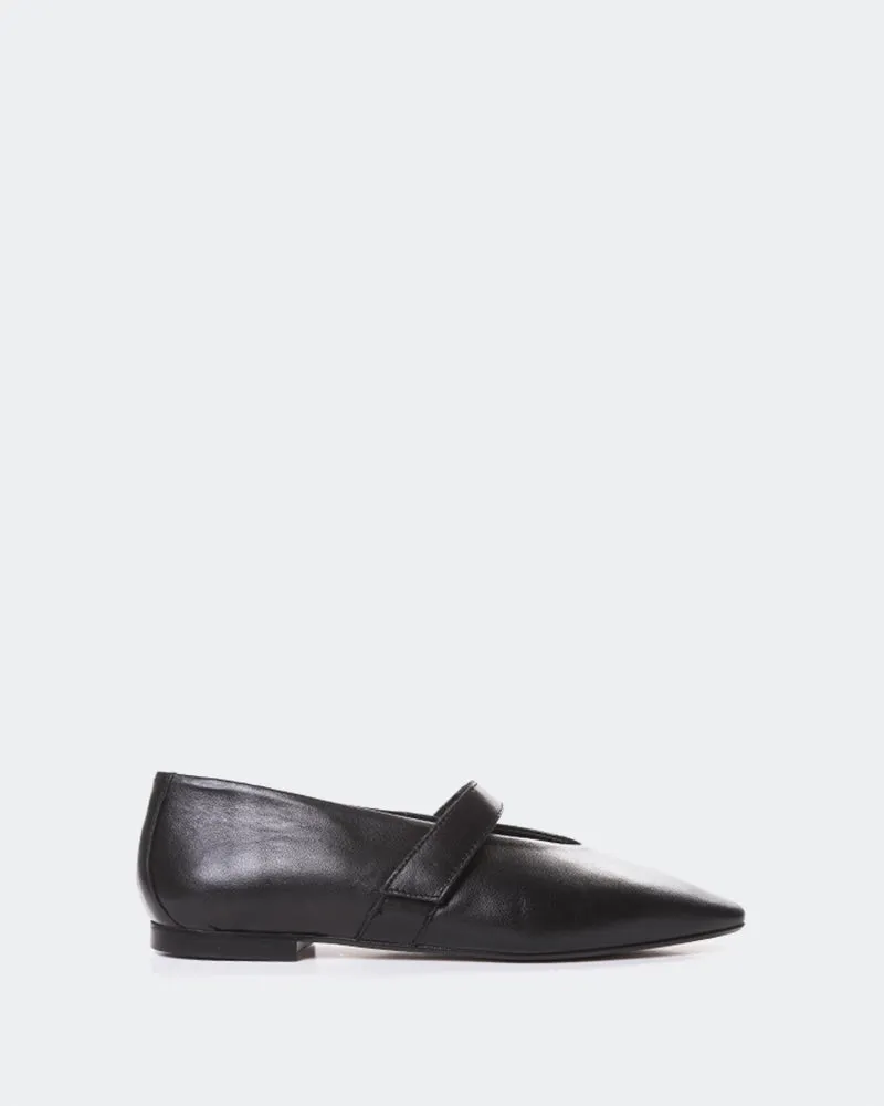 Flordeliz Black Leather