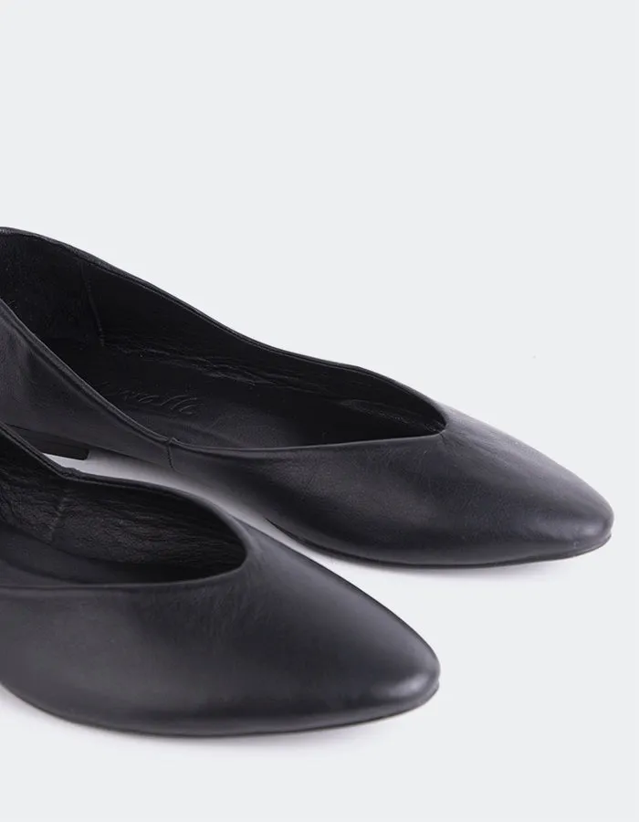 Glissandra Black Leather