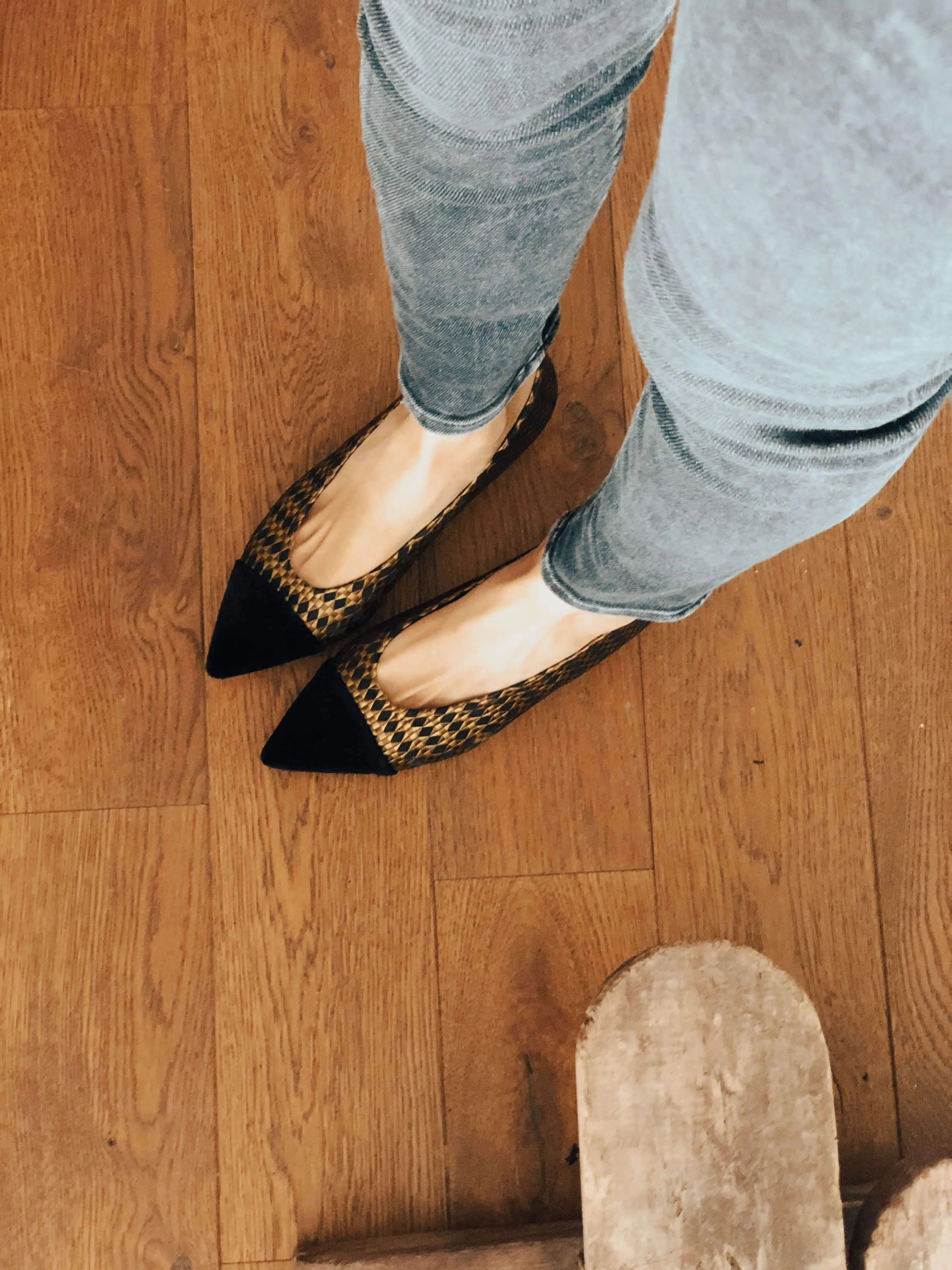 Goldy Vegan Eco Suede Ballerinas | Black & Gold