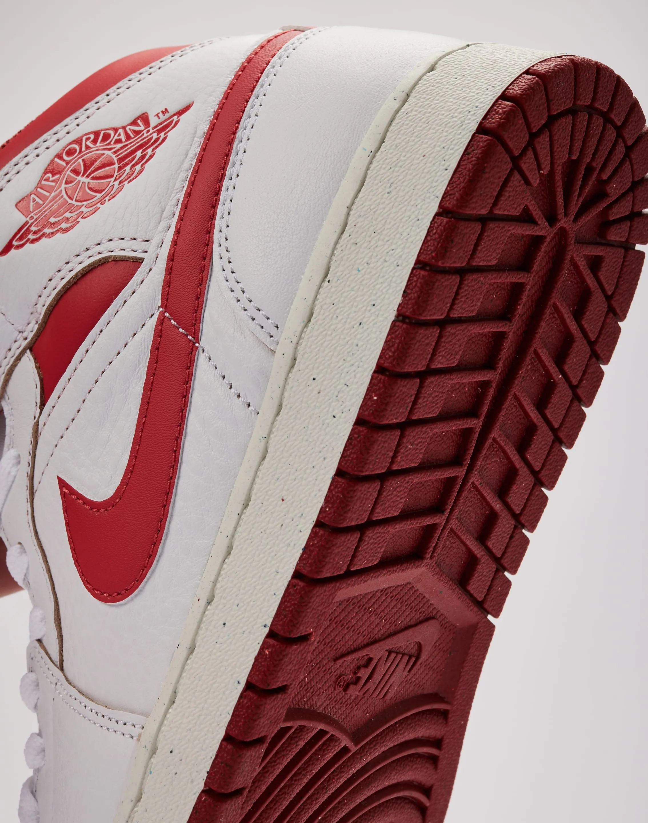 Jordan Air Jordan 1 Mid SE