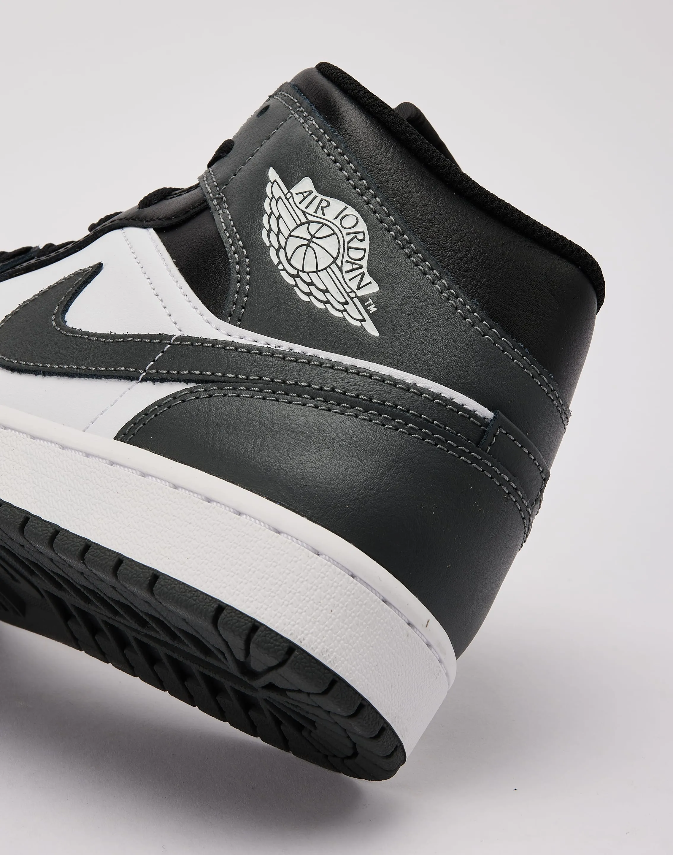 Jordan Air Jordan 1 Mid