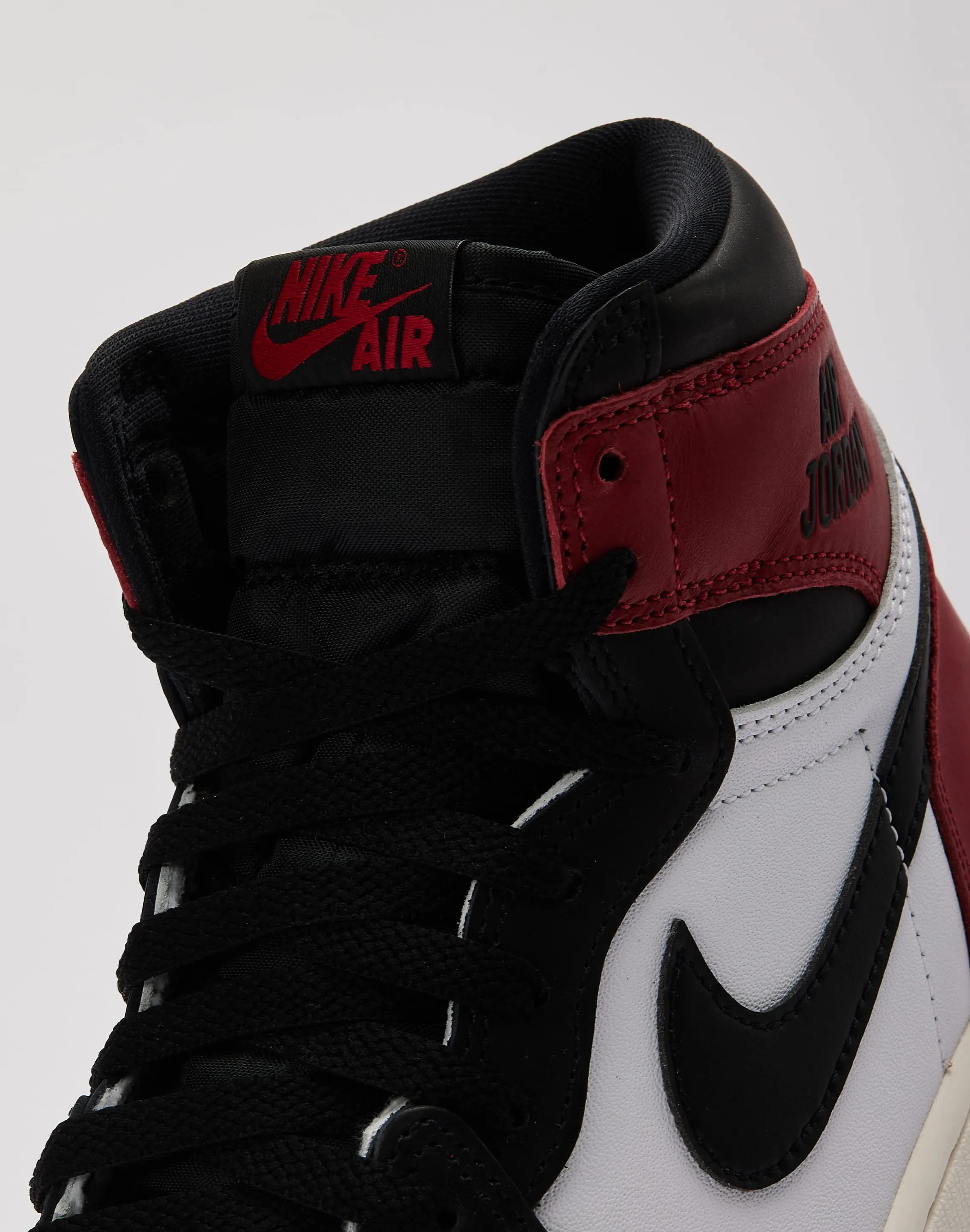 Jordan Air Jordan 1 Retro High OG 'Black Toe Reimagined'