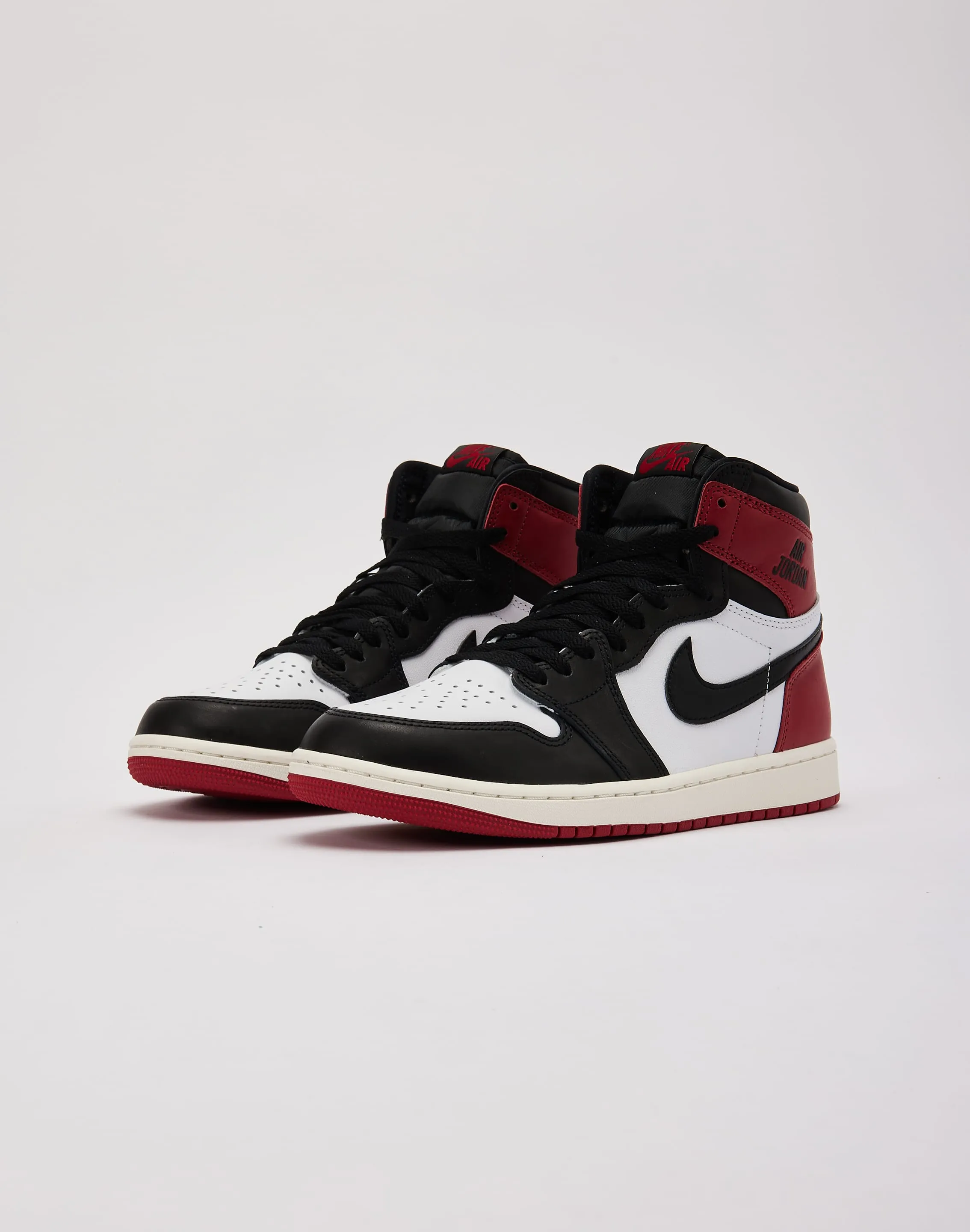 Jordan Air Jordan 1 Retro High OG 'Black Toe Reimagined'