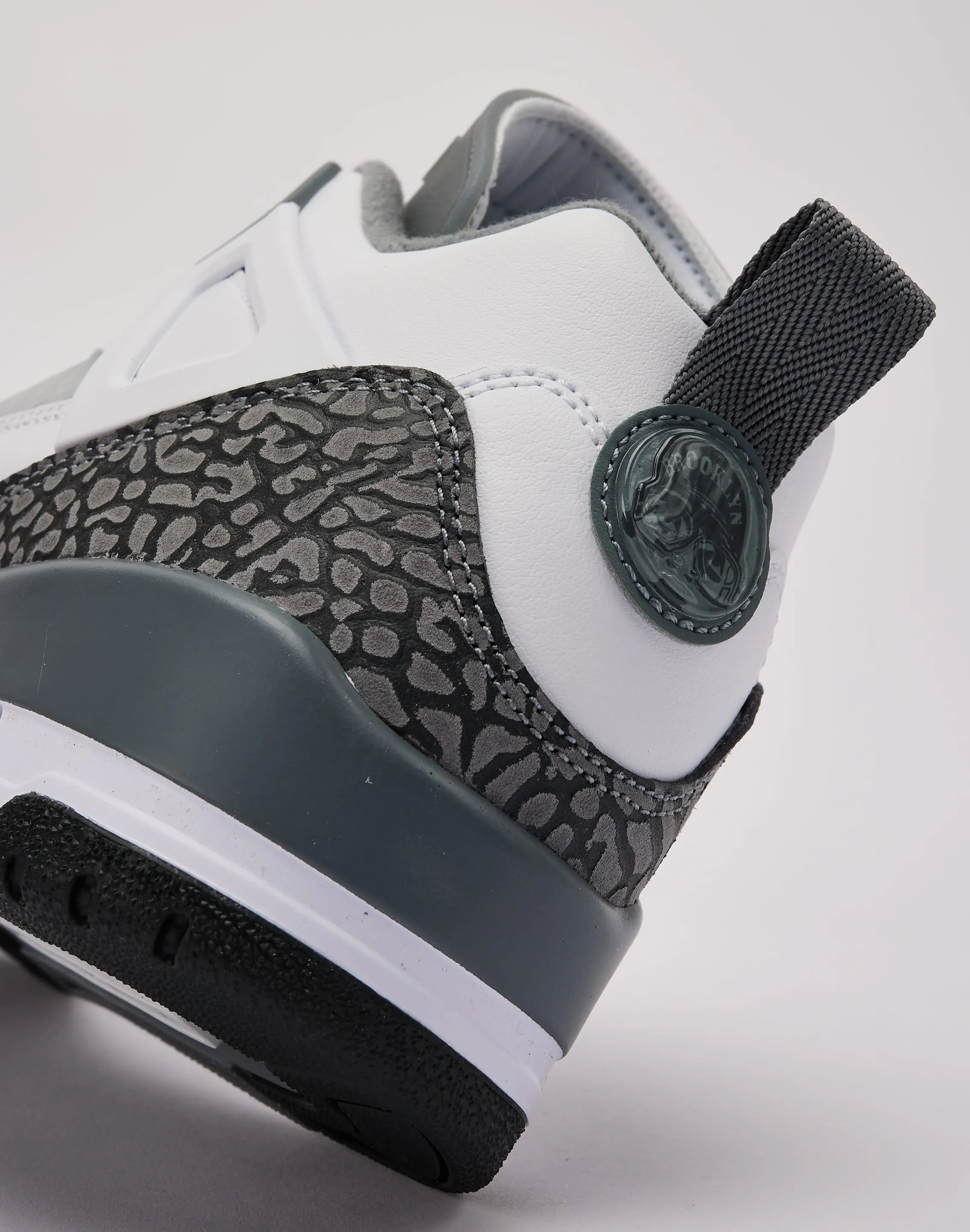 Jordan  Spizike Low