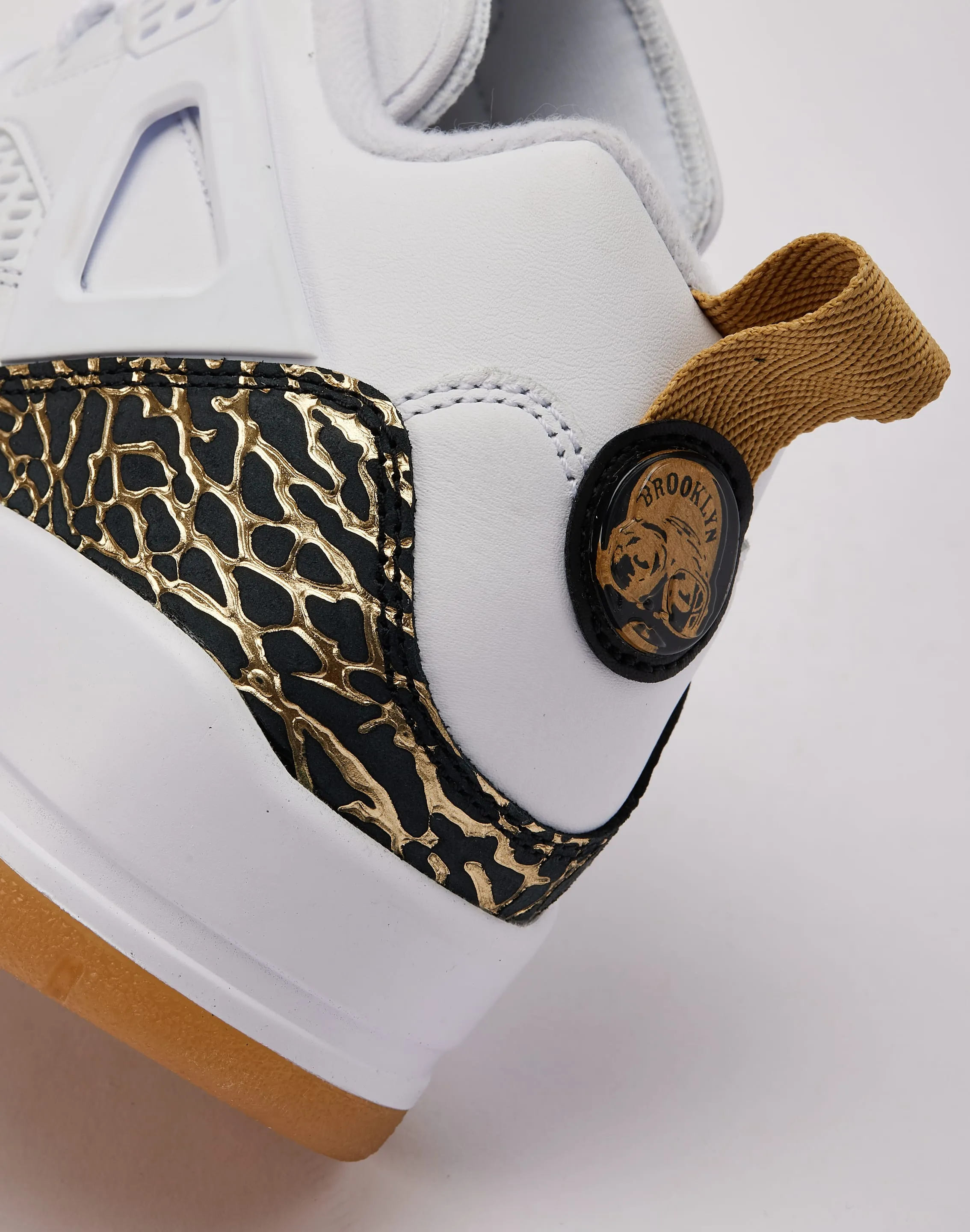 Jordan Spizike Low