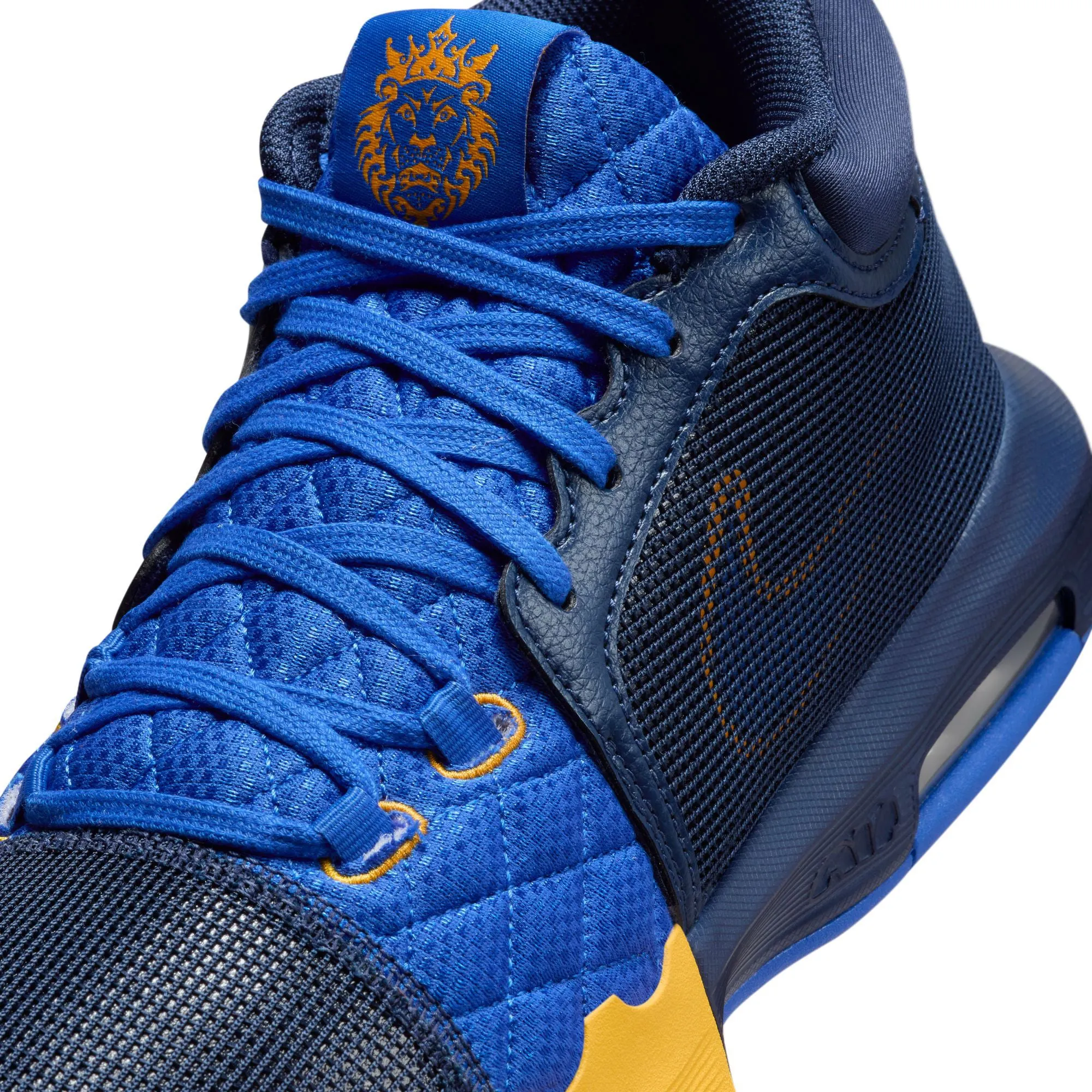 LeBron Witness 8 Men's Basketball Shoes