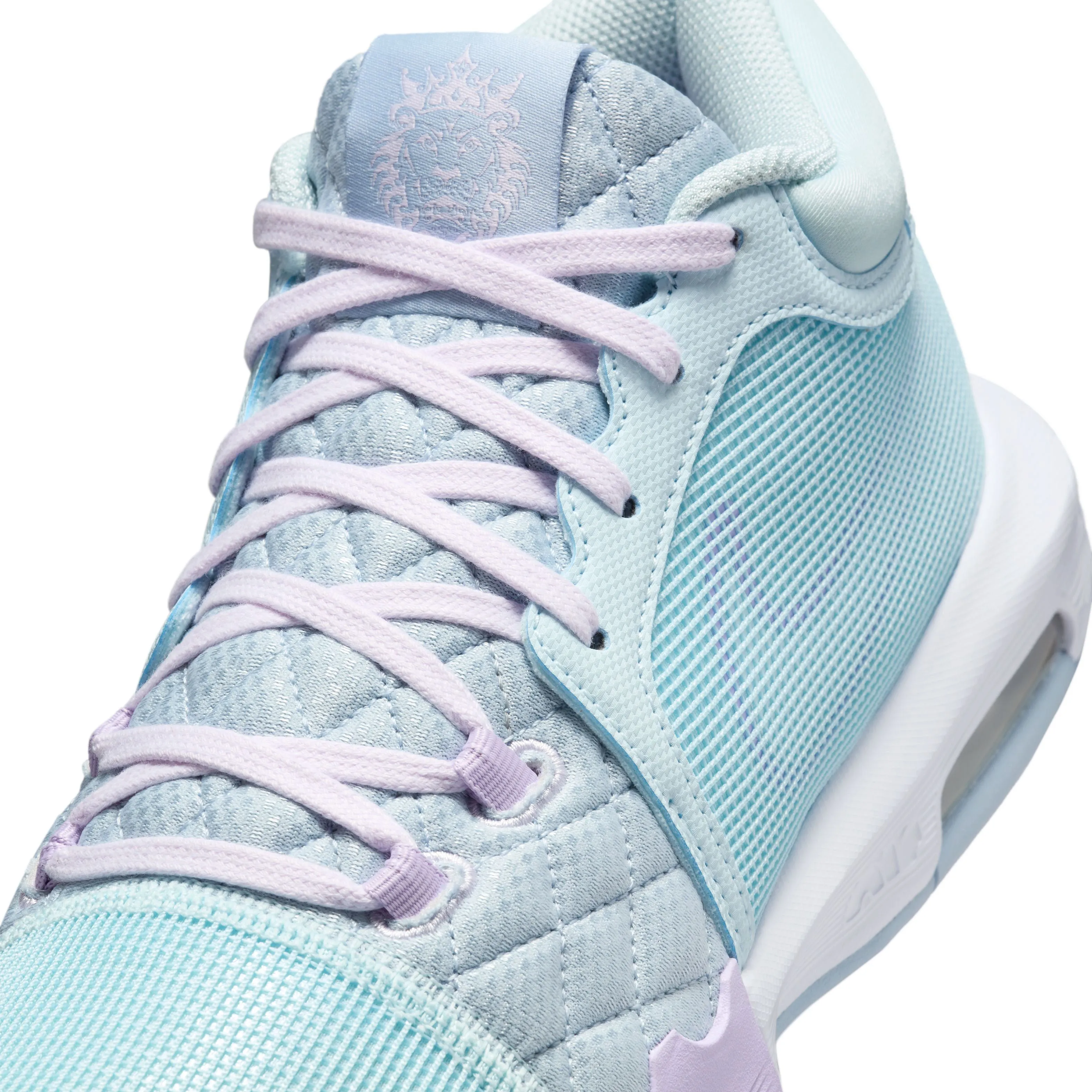 LeBron Witness 8 Men's Basketball Shoes