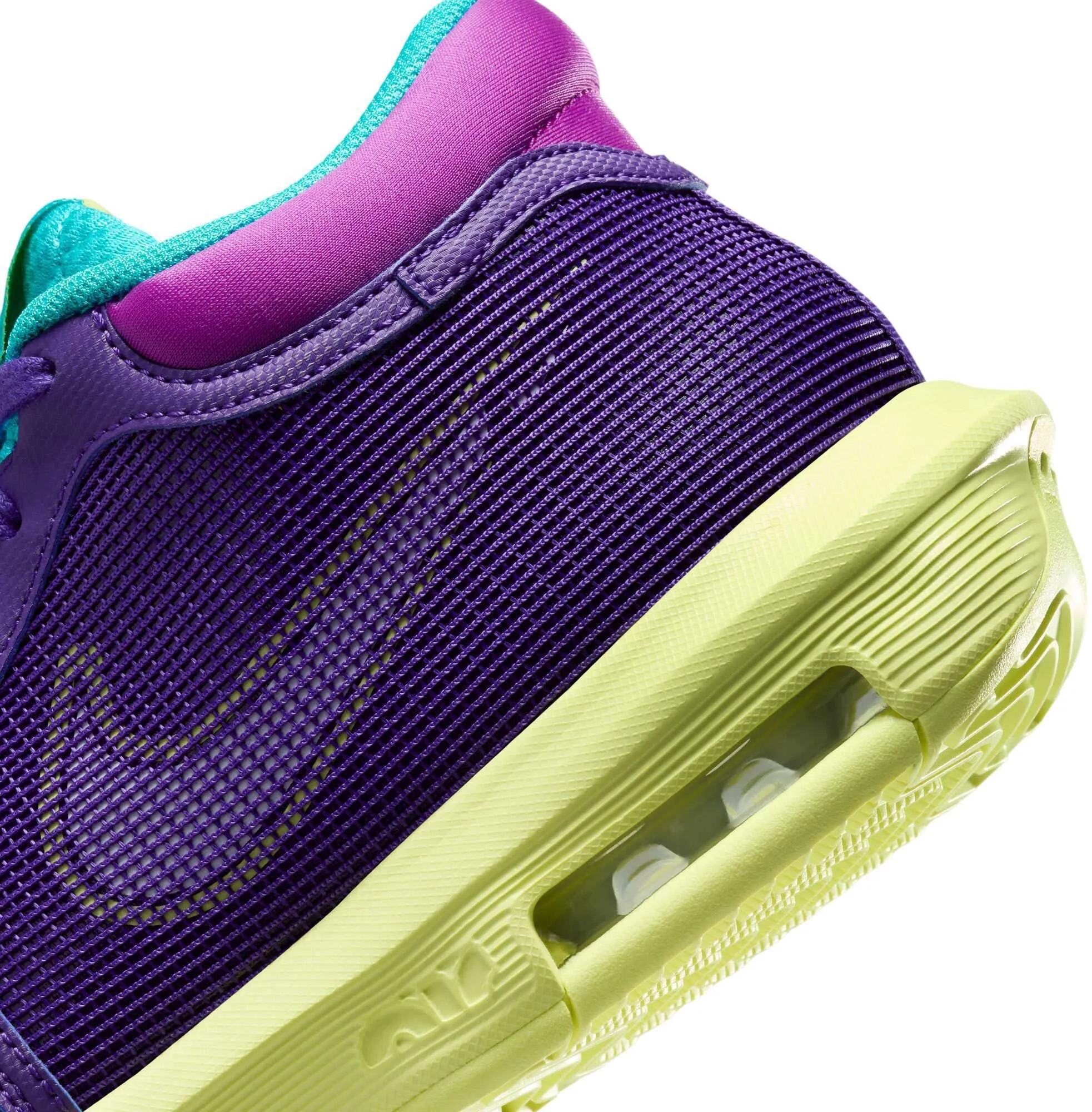 LeBron Witness 8 Men's Basketball Shoes