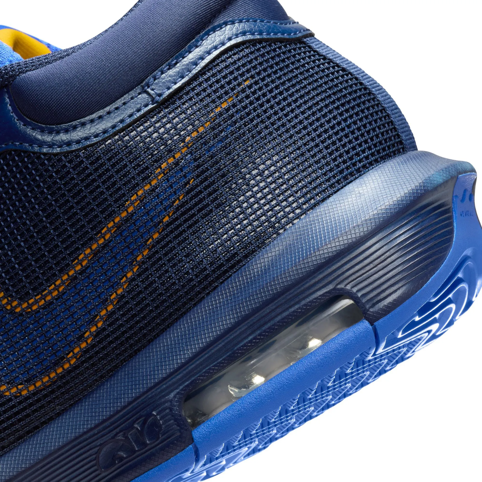 LeBron Witness 8 Men's Basketball Shoes