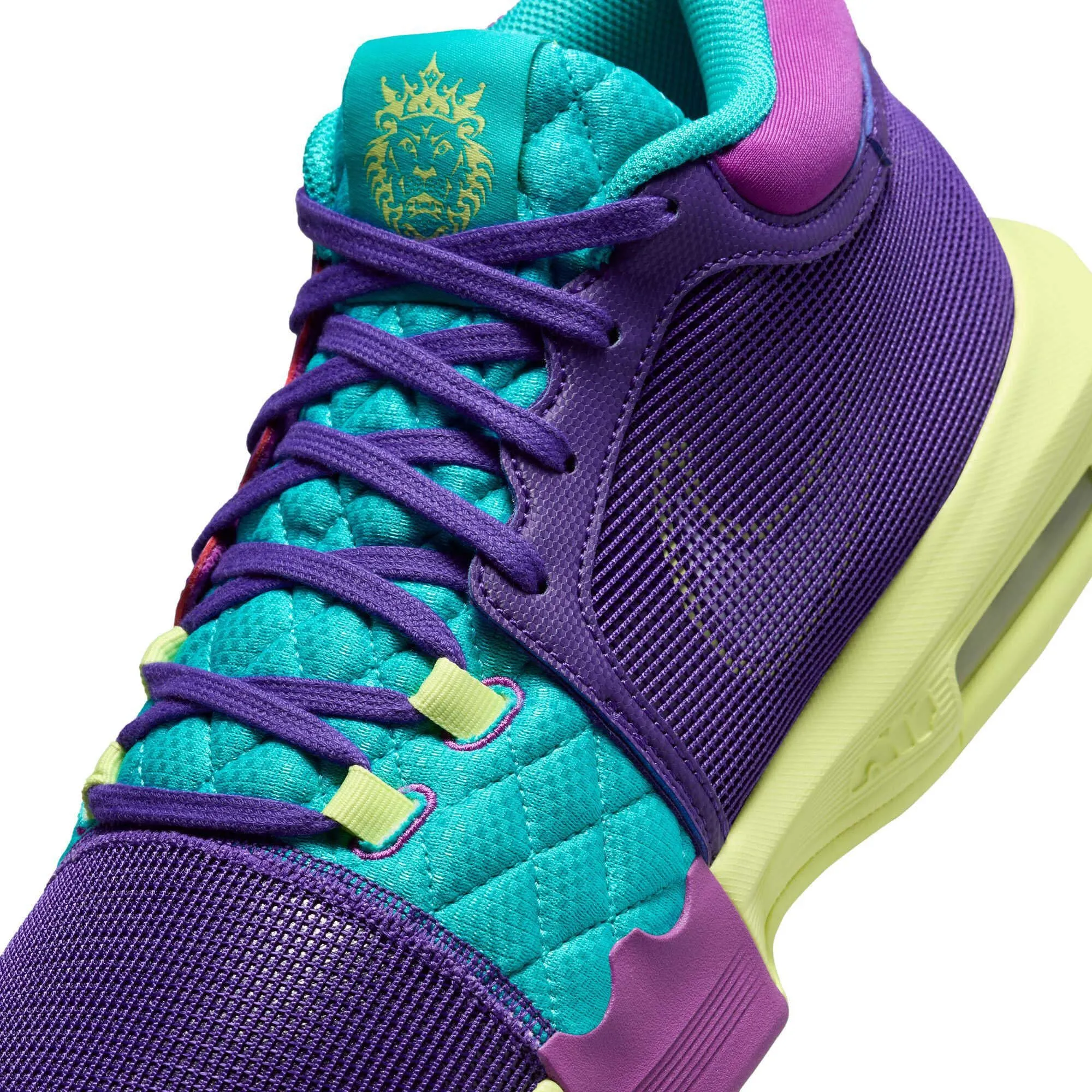 LeBron Witness 8 Men's Basketball Shoes