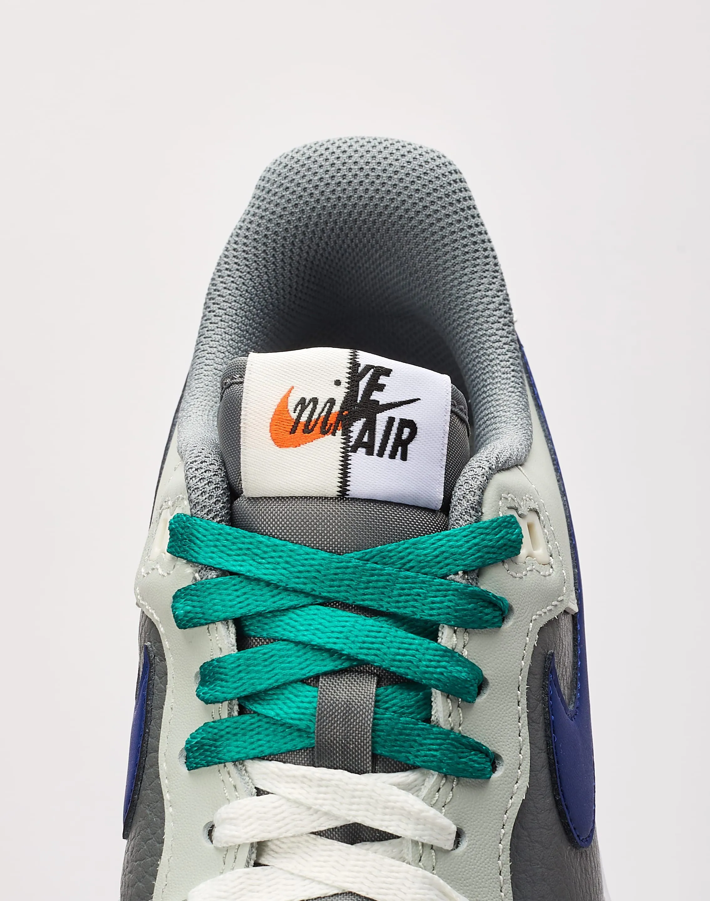Nike Air Force 1 Low '07 LV8