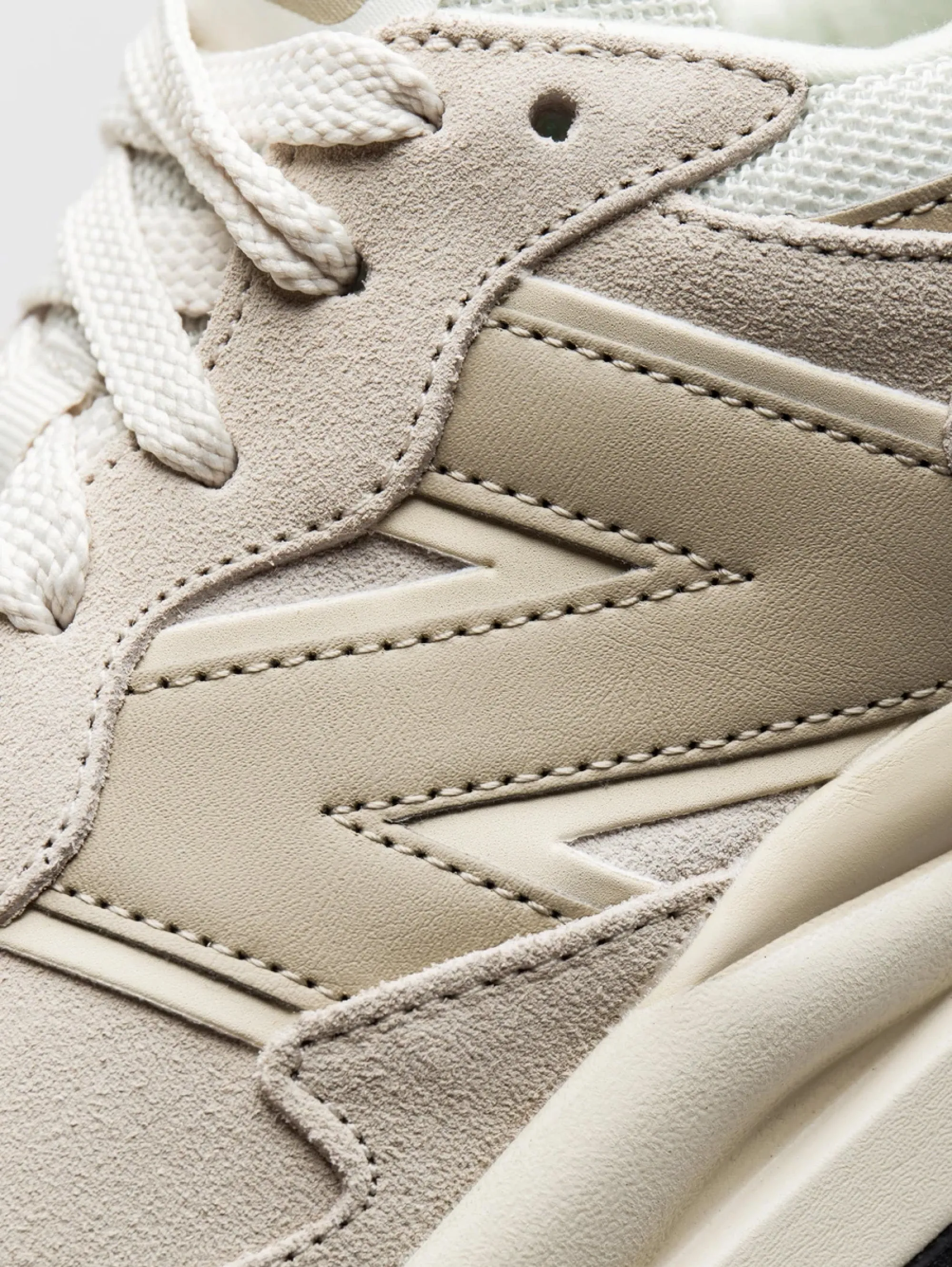 Sneakers In Suede Beige
