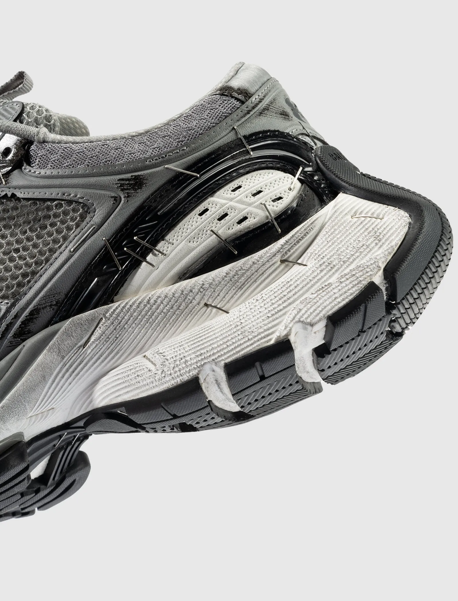 STAPLER RUNNER "GRAY/ SILVER/ BLACK"