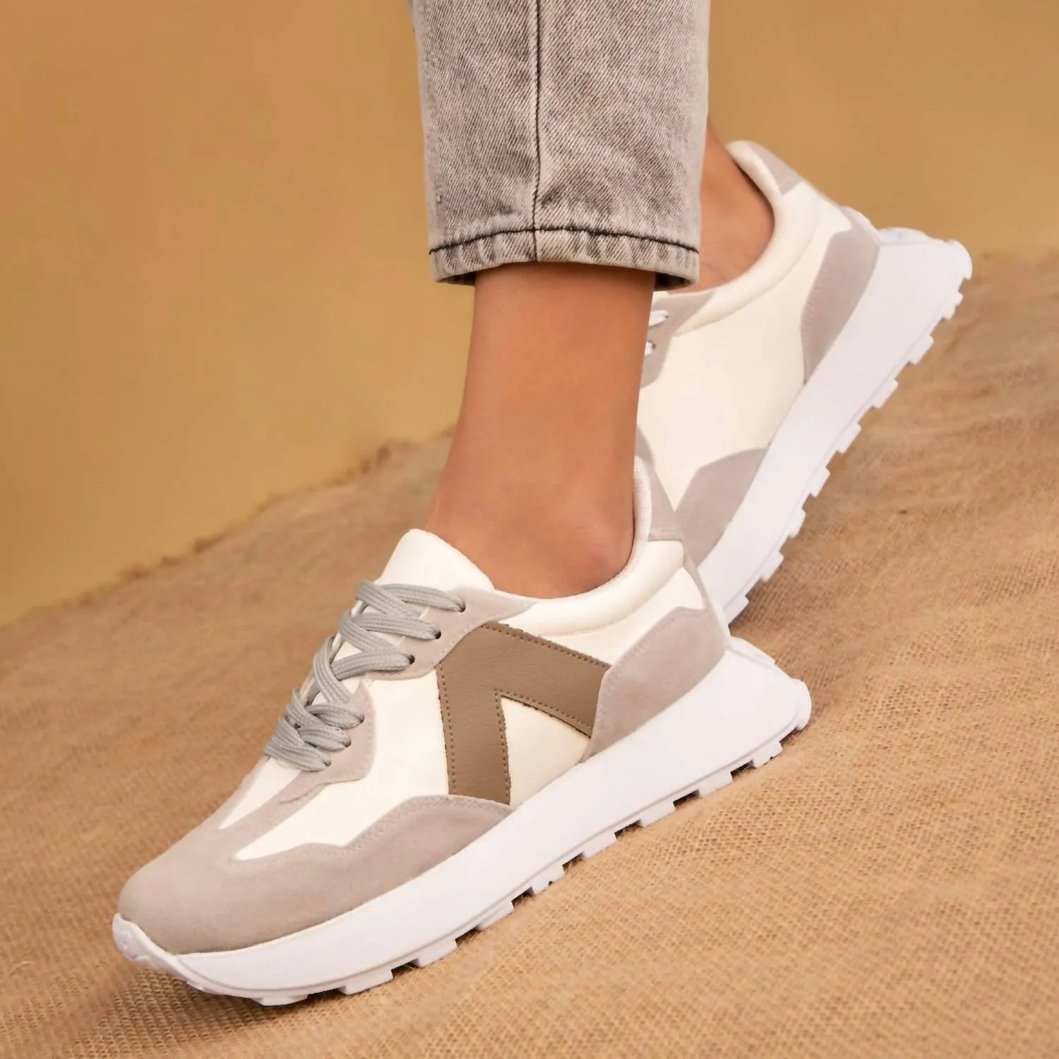 Women's Addy Sneaker In Brown