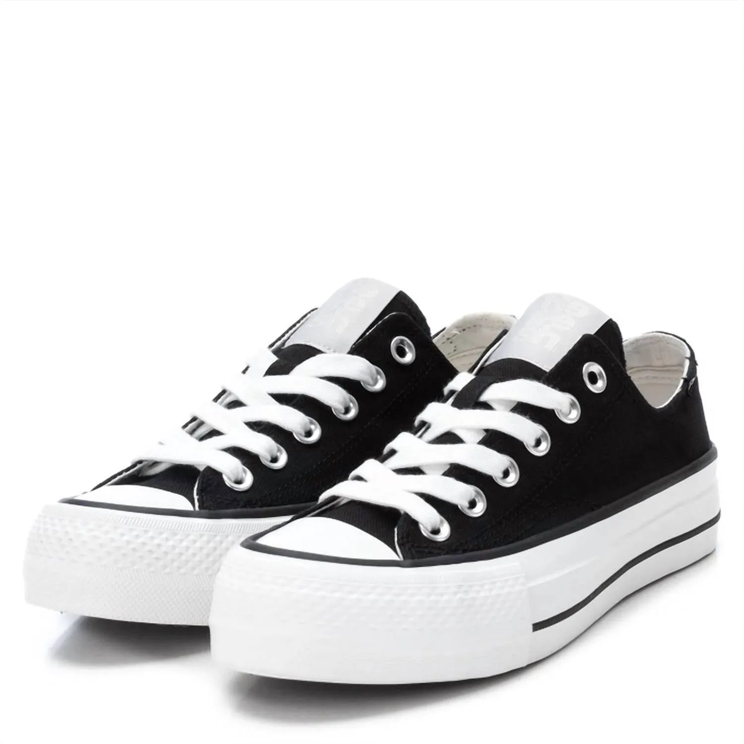 Women's Canvas Sneakers In Black