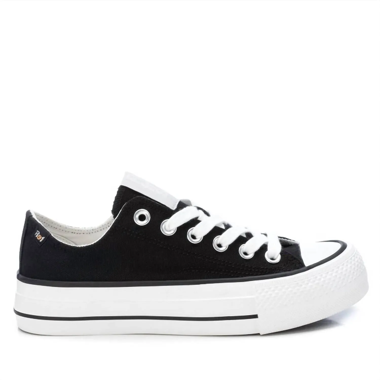 Women's Canvas Sneakers In Black
