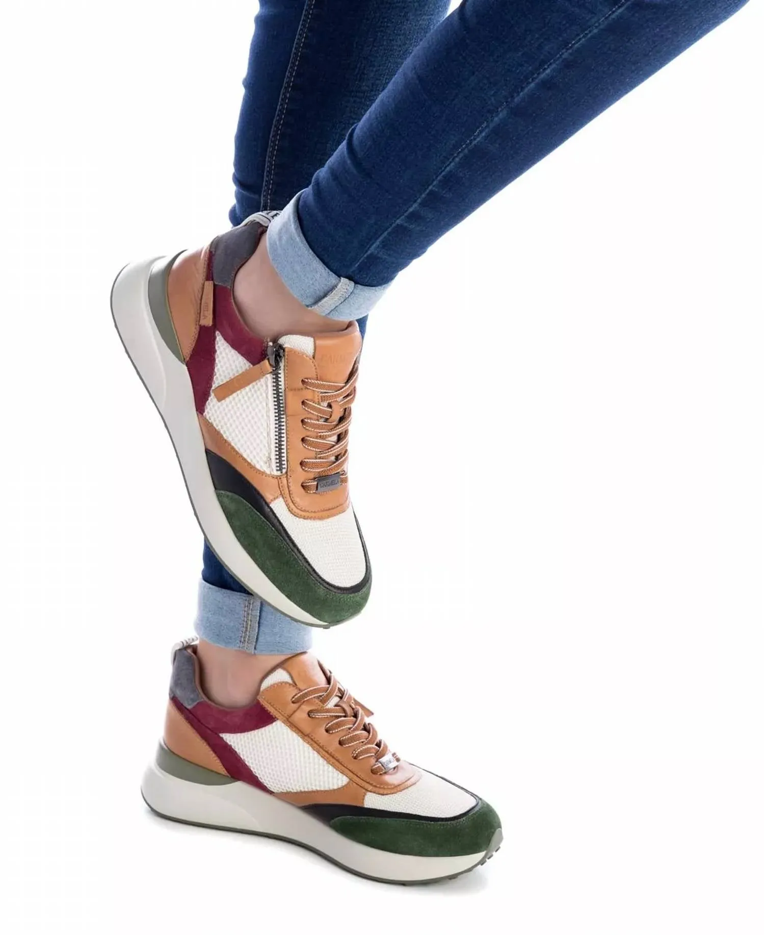 Women's Casual Sneakers In Camel