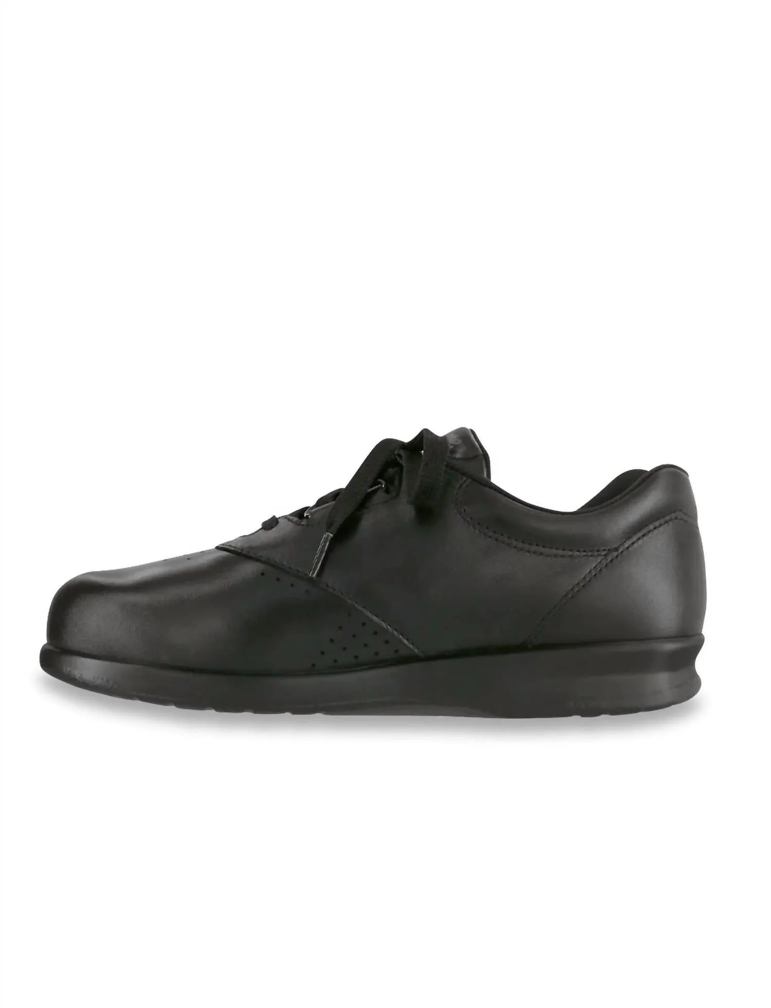 Women's Free Time Walking Shoe - Narrow In Black