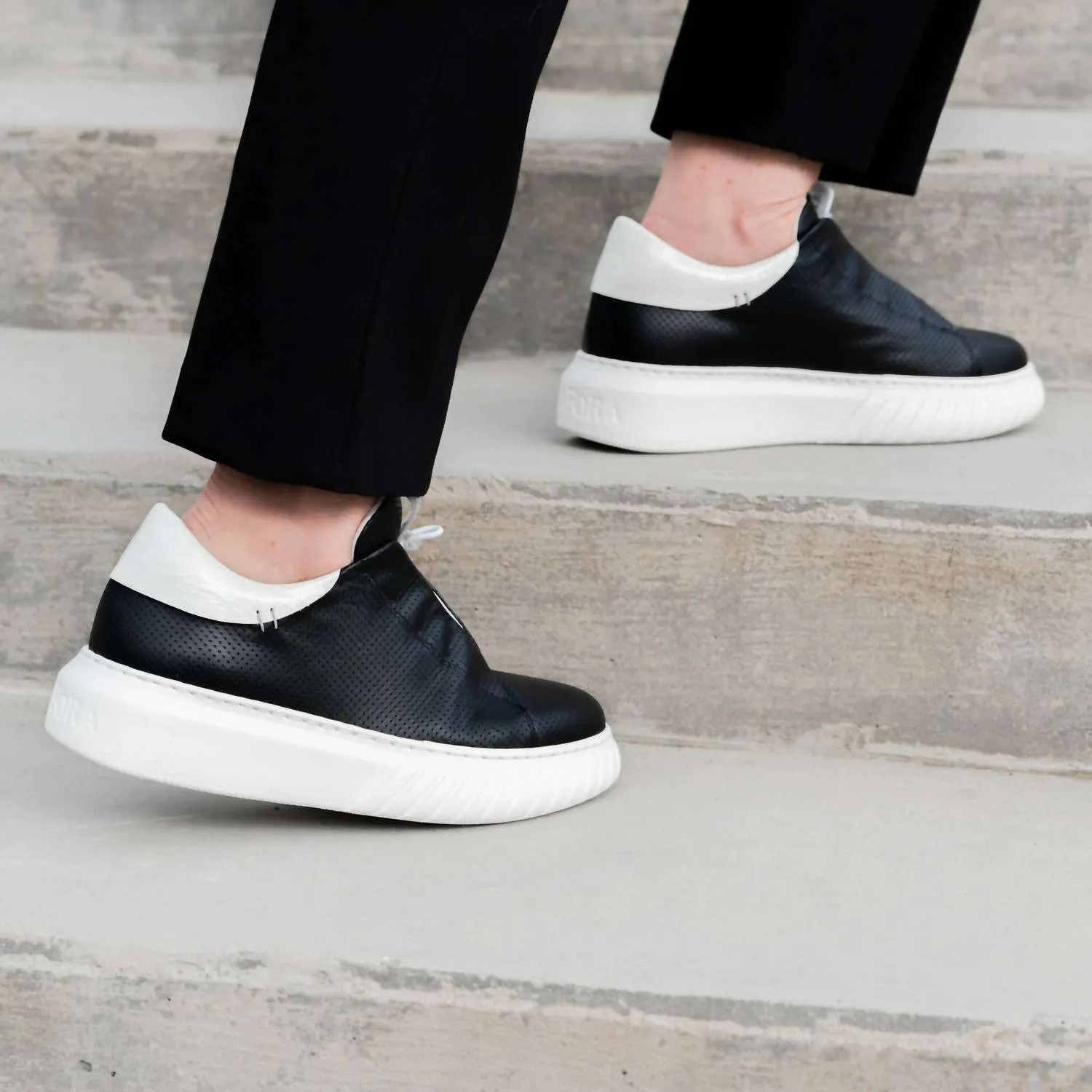 Women's Libi Sneaker In Black/white