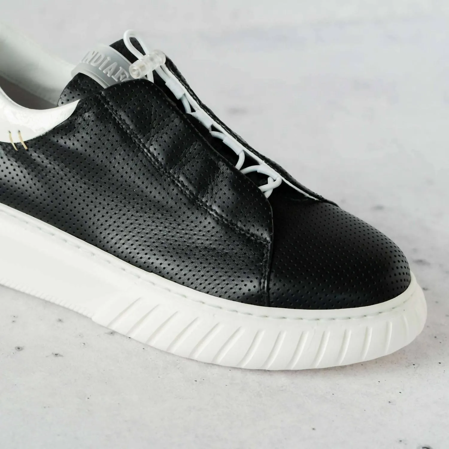 Women's Libi Sneaker In Black/white